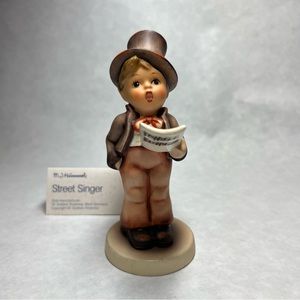 Hummel Street Singer